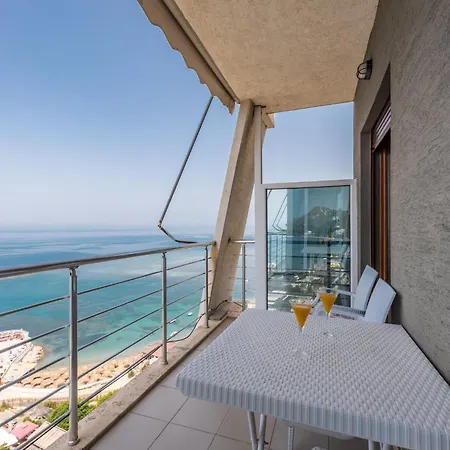 Spectacular Bechfront Seaview Appartamento Durrës